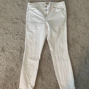 White Jeans with frayed hem